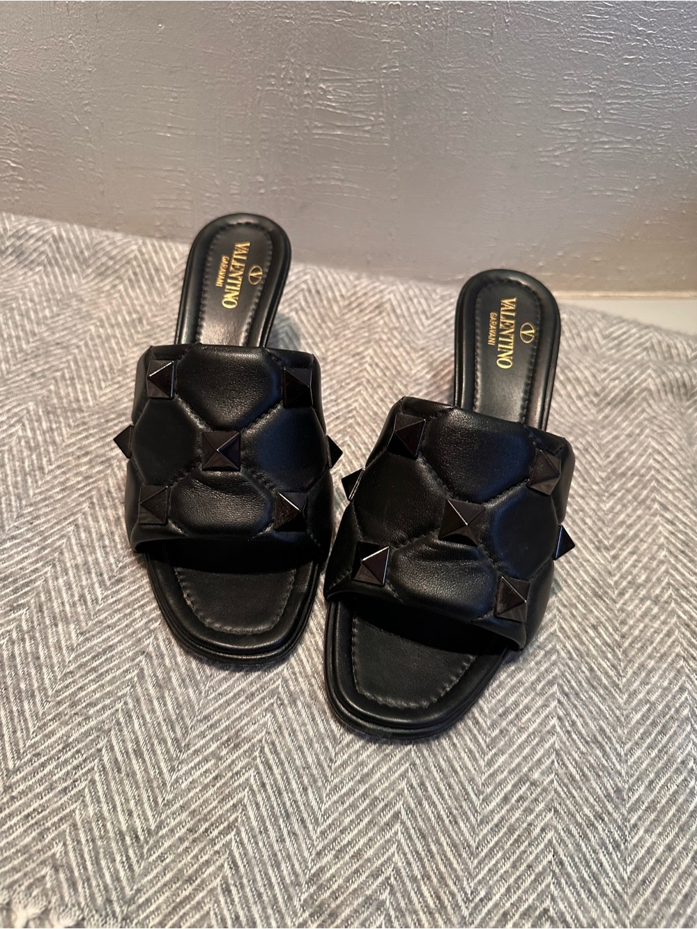 Valentino Garavani Black Quilted Stud Slide Sandals